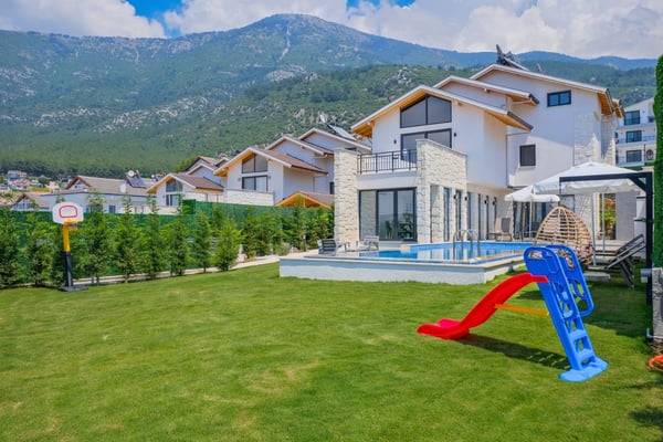 Villa İbi-2, Fethiye Bölgesinde, Çift Jakuzili, Saunalı ve 4 Odalı 1
