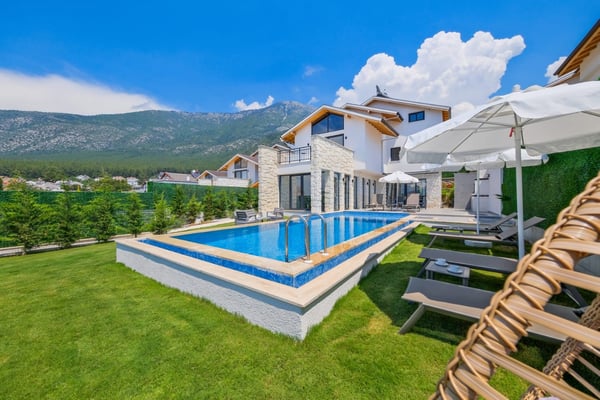 Villa İbi-2, Fethiye Bölgesinde, Çift Jakuzili, Saunalı ve 4 Odalı 2