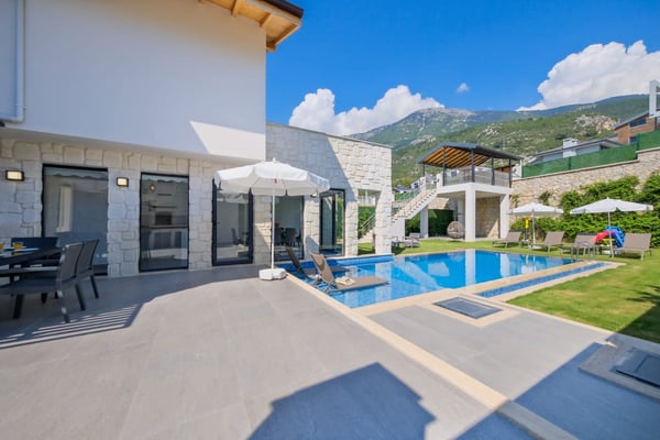 Villa İbi-3, Fethiye Bölgesinde, Çift Jakuzili, Saunalı ve 4 Odalı 2