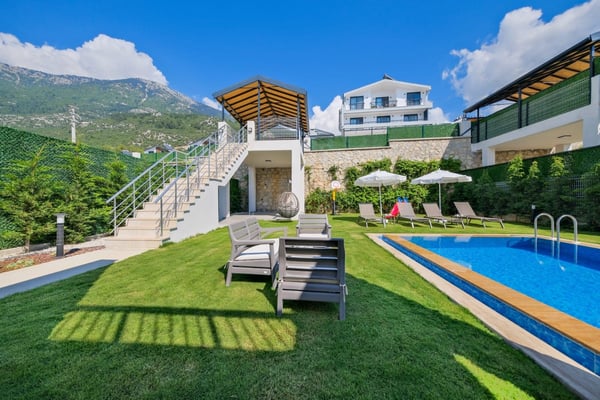 Villa İbi-3, Fethiye Bölgesinde, Çift Jakuzili, Saunalı ve 4 Odalı 3