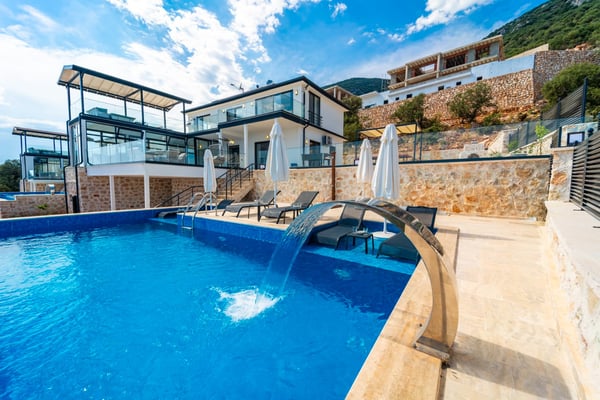 Villa Devant-2, Kaş Bölgesinde, 4 Odalı, Çift Jakuzili, Sauna ve Kapalı Havuzlu 1