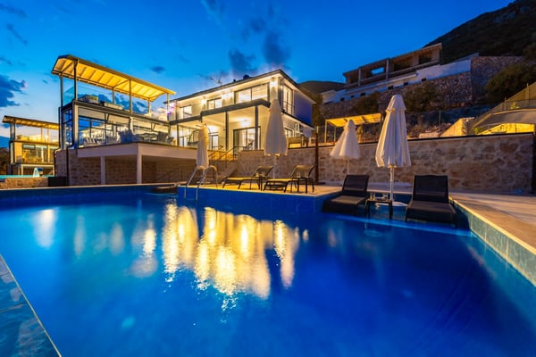 Villa Devant-1, Kaş Bölgesinde, 4 Odalı, Çift Jakuzili, Sauna ve Kapalı Havuzlu 1