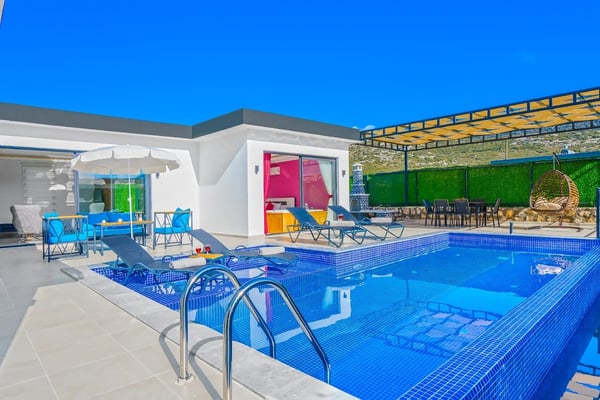 Villa Mirket-2, Jakuzili, 5 Kişilik ve Jeneratörlü 1