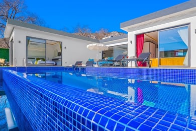 Villa Mirket-2, Jakuzili, 5 Kişilik ve Jeneratörlü 2