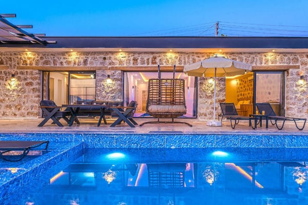 Villa Berbet-2, Kalkan Bölgesinde, Jakuzili, Isıtmalı Havuzlu 1