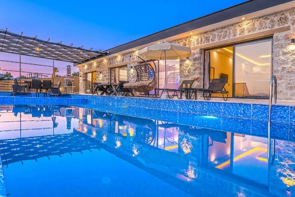 Villa Berbet-2, Kalkan Bölgesinde, Jakuzili, Isıtmalı Havuzlu 2