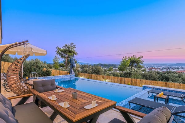 Villa Berbet-2, Kalkan Bölgesinde, Jakuzili, Isıtmalı Havuzlu 3