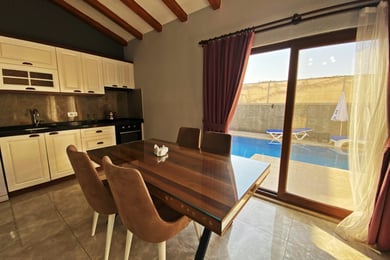 Villa Troya-3, Jakuzili, 2 Odalı ve Muhafazakar Villa 3
