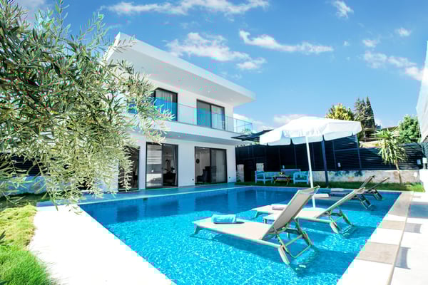 Villa Hare-1, Doğa İçerisinde, Geniş Havuzlu, Jakuzili Villa 1