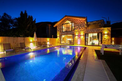 Villa İygi, Kalkan`da, Jakuzili ve Korunaklı Havuzlu 2