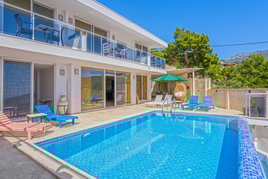 Villa Betty, Geniş Havuzlu, 4 Odalı, Muhafazakar 2