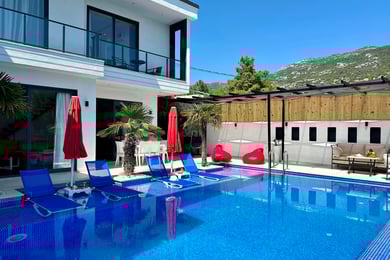 Villa Palmiye-1, Jakuzili ve Isıtmalı Havuzlu, Muhafazakar Villa 1