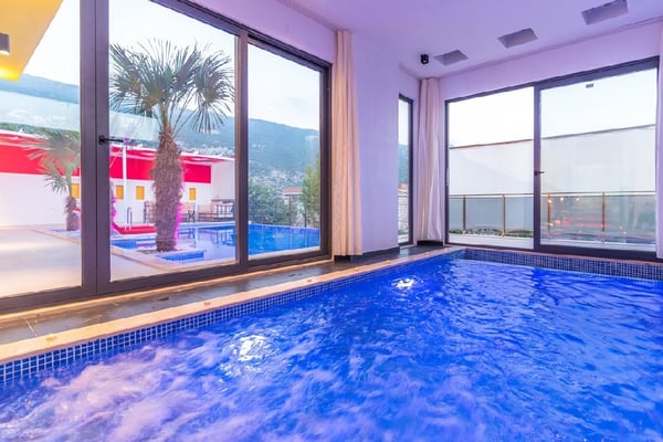 Villa Palmiye-1, Jakuzili ve Isıtmalı Havuzlu, Muhafazakar 3