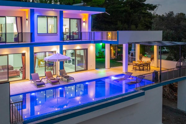 Villa Rosso-2, Kalkan Bölgesinde, 5 Kişilik ve Jakuzili 1