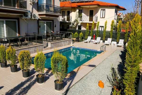 Villa Evren, Merkezi Konumda, Havaalanına Yakın ve 3 Odalı 1
