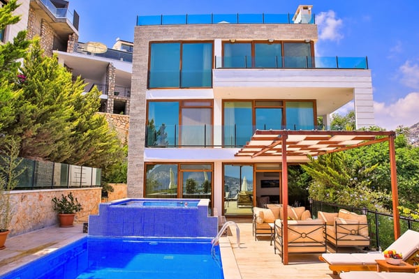 Villa Nephele-2, Kalkan Bölgesinde, Merkezi Konumda ve Deniz Manzaralı 1
