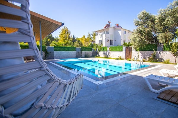 Villa Kırçıl Deluxe , Belek Bölgesinde, Merkezi konumda ve 4 Odalı 2