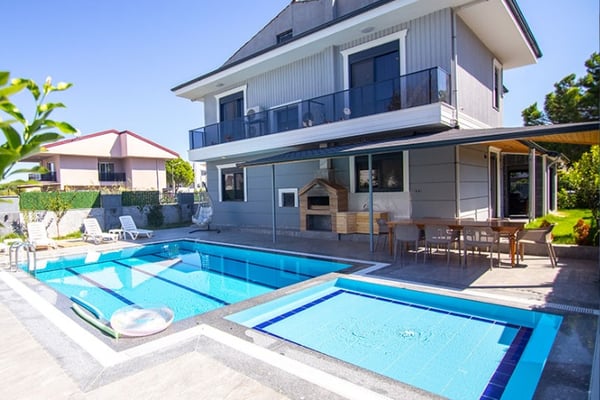 Villa Kırçıl Deluxe , Belek Bölgesinde, Merkezi konumda ve 4 Odalı 1