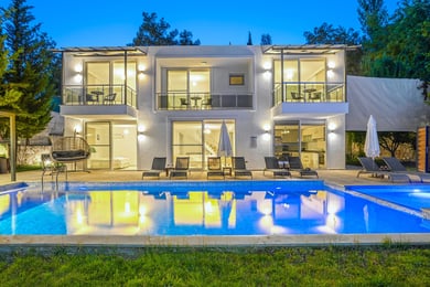 Villa Ezgi, Markete Yakın, Geniş Yüzme Havuzlu Muhafazakar Villa 1