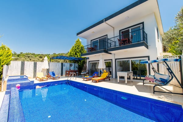Villa Rivo-1, 2 Odalı, Geniş Havuzlu, Jakuzili Lüks Villa 1
