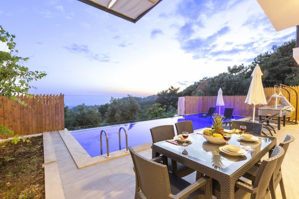 Villa Kohlidi, Korunaklı Havuzlu, 2 Odalı, Jakuzili Villa 3