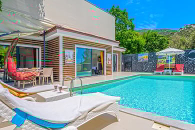 Villa Yemyeşil, Süit Yatak Odalı, Günbatımı Manzaralı Lüks Villa 2