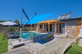 Villa Halley-2, Fethiye`de Korunaklı Havuzlu, Jakuzi ve Jenaratörlü Balayı Villası 1