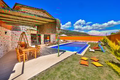 Villa Bonbon, Kalkan Sarıbelen'de, Doğa İçerisinde, Muhafazakar Villa 2