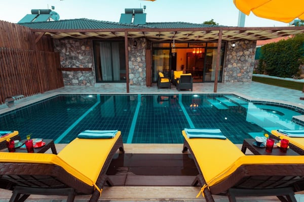 Villa Halley-3, Kayaköy`de Korunaklı Havuzlu ve Jakuzili 1