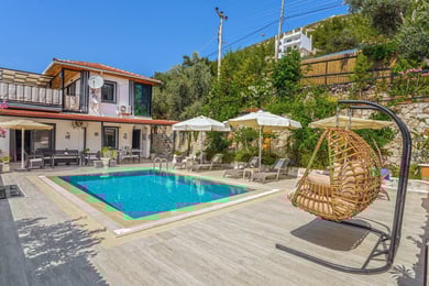 Villa Sedir-1, Doğa İçerisinde, Geniş Havuzlu, Isıtmalı Havuzlu 1