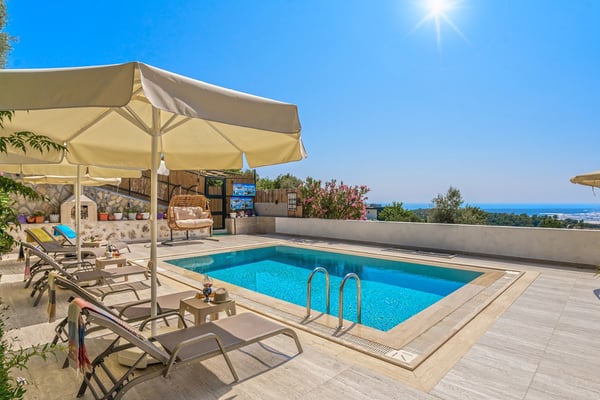 Villa Sedir-1, Doğa İçerisinde, Geniş Havuzlu, Isıtmalı Havuzlu 2