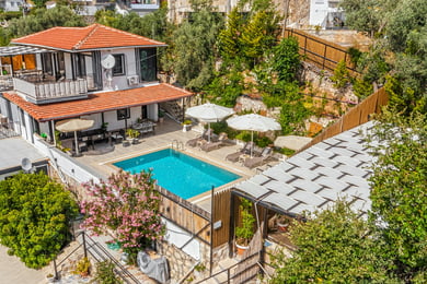Villa Sedir-1, Doğa İçerisinde, Geniş Havuzlu, Isıtmalı Havuzlu 1