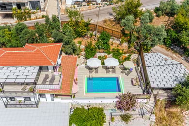 Villa Sedir-1, Doğa İçerisinde, Geniş Havuzlu, Isıtmalı Havuzlu 3