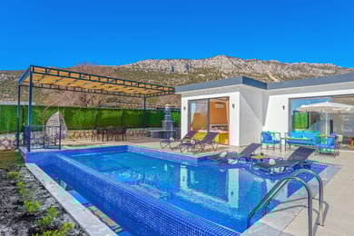 Villa Mirket-3, Jakuzili, 5 Kişilik, Jeneratörlü 1