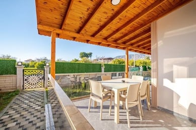 Villa Demophon-1, Geniş Havuzlu ve 4 Odalı 3
