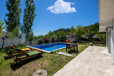 Villa Asır-2, Jakuzili, Korunaklı Havuzlu Balayı Villası 2