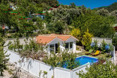 Villa Asır-2, Jakuzili, Korunaklı Havuzlu Balayı Villası 2