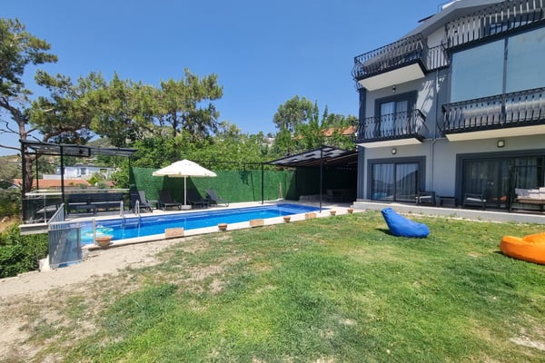 Villa Kanto, Doğa İçerisinde, Geniş Havuzlu 2