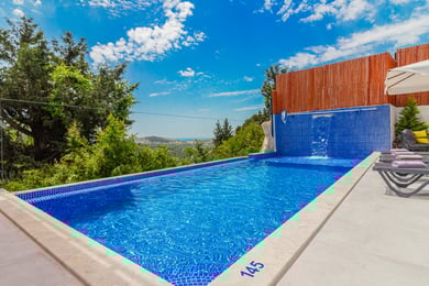 Villa Velvet-2, Jakuzili, 2 Odalı ve Muhafazakar 3