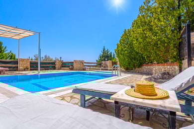 Villa Betty-5, Geniş Havuzlu, 2 Odalı, Muhafazakar 2