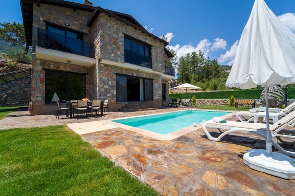 Villa Dimetri, Doğa İçerisinde, Jakuzili ve Muhafazakar 3