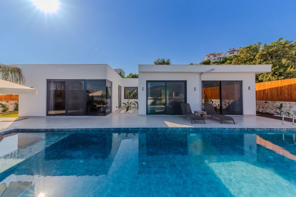 Villa Eliçe-2, Doğa İçinde, Jakuzili ve Saunalı 1