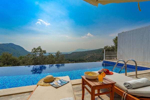 Villa Mısra-1, Muhafazakar Yüzme Havuzlu ve Deniz Manzaralı 2