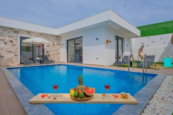 Villa Aloe-1, Merkezi Konumda, Isıtmalı Havuzlu 1