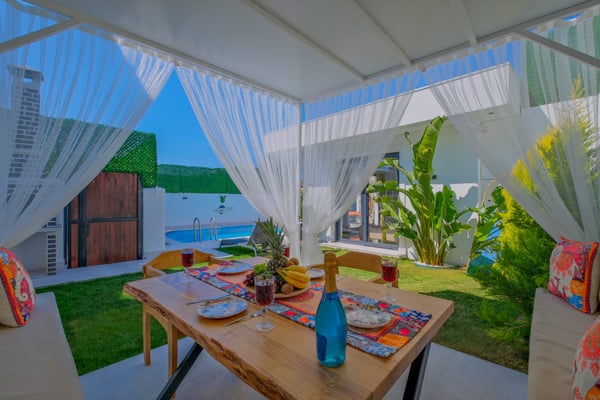 Villa Aloe-1, Merkezi Konumda, Isıtmalı Havuzlu 3