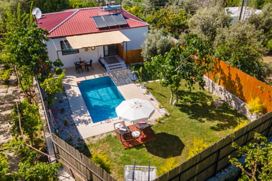 Villa Buket, Jakuzili, Korunaklı ve Balayına Uygun 1