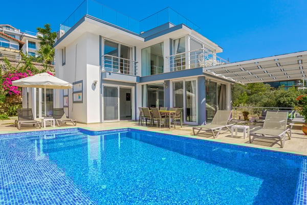 Villa Asmara, Deniz Manzaralı, 4 Odalı ve Jakuzili 1