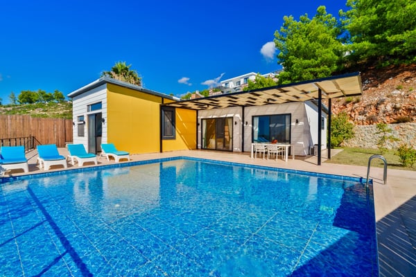 Villa Pile-2, Kalkan`da İki Odalı, Jakuzili Kapalı Havuzlu 1