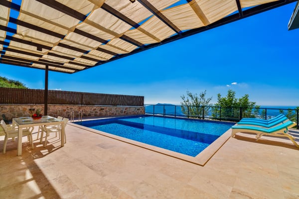 Villa Pile-2, Kalkan`da İki Odalı, Jakuzili Kapalı Havuzlu 2