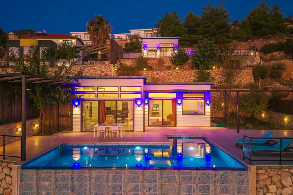 Villa Pile-4, Deniz Manzaralı, Jakuzili ve Kapalı Havuzlu 1